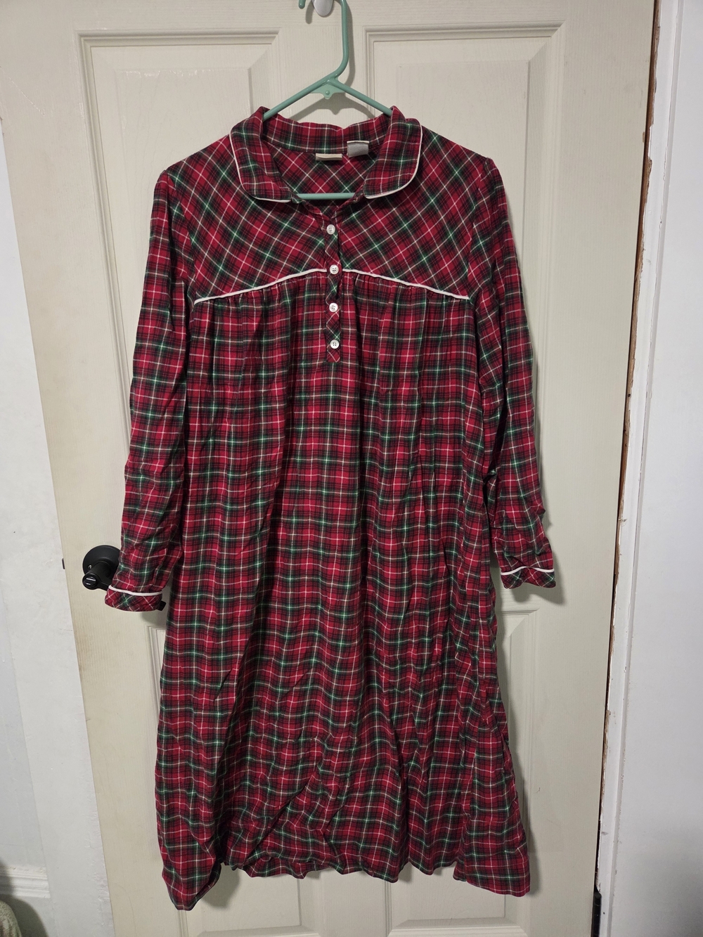 Vintage Womens L.L. Bean Red and Green Plaid Nightgown